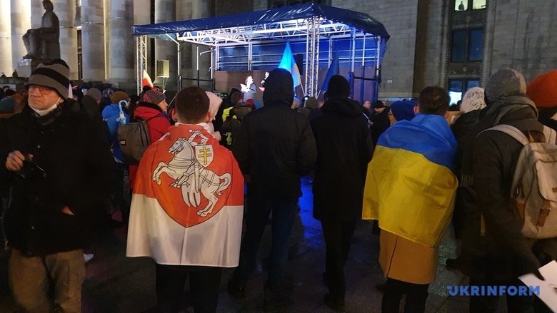 У центрі Варшави відбулася акція на підтримку України 07