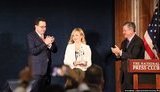 Руководитель "Схем" Седлецкая получила награду "Свобода СМИ" в Вашингтоне и напомнила о журналистах-политзаключенных Кремля. ФОТО