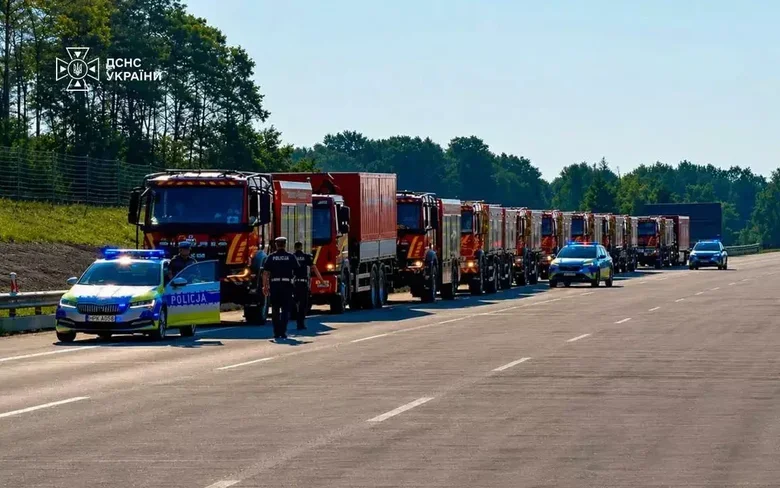 Україна відправила до Франції загін ДСНС