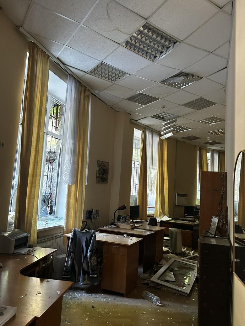 У Києві через атаку пошкоджено Інститут літератури НАНУ