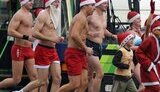 В Будапеште прошел забег голых Санта-Клаусов. ФОТОрепортаж.