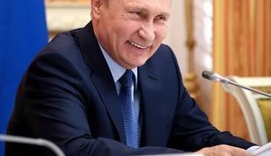 Путин разрешил россиянам голосовать по почте