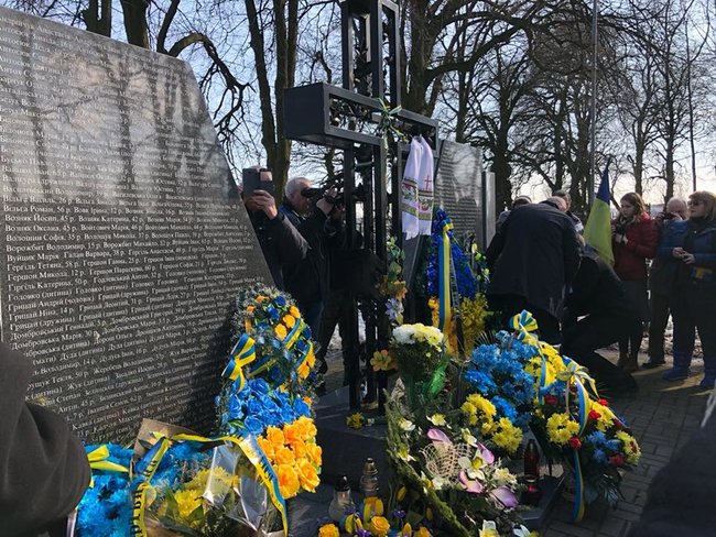 Память украинцев, погибших от рук Армии Крайовой, почтили в Польше 02 Память украинцев, погибших от рук Армии Крайовой, почтили в Польше 02