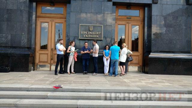 Березюк планує ночувати під АП: Якщо страждають львівяни, то я буду страждати тут, у Києві 04 Березюк планує ночувати під АП: Якщо страждають львівяни, то я буду страждати тут, у Києві 04
