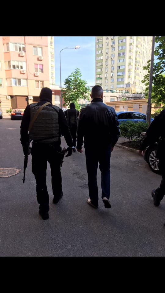 Знешкоджено банду правоохоронців-рекетирів: проведено 60 обшуків, затримано 9 членів ОЗУ, - Матіос 07