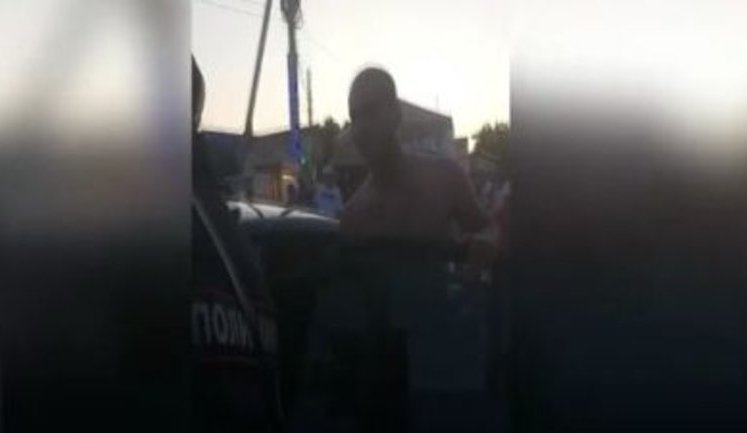 "Почему русских людей везде гнобят, избивают? Никакой защиты нет!" - в оккупированном Севастополе кавказцы избили на пляже семью с ребенком. ВИДЕО