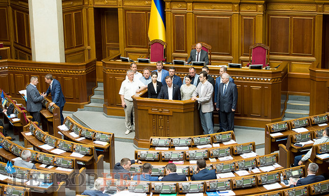 Киссе изучает телефон Ляшко, приглашение оппоблоковца Мирошниченко Богомолец, Герасимов в гостях у Батькивщины, беседа Литвина, Звягильского и Новинского, - работа ВР 5 июня 16