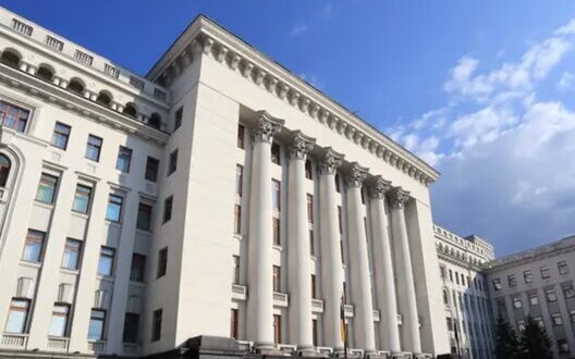 Держбюджет 2025: Зарплату посадовцям пропонують підвищити