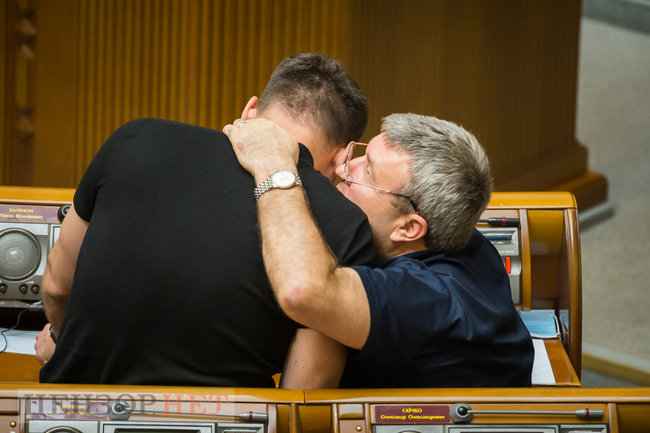 А де наша гарантована квота? - Вона вже продана: слуги народу обговорюють в чаті формування списків на місцевих виборах 09 А де наша гарантована квота? - Вона вже продана: слуги народу обговорюють в чаті формування списків на місцевих виборах 09