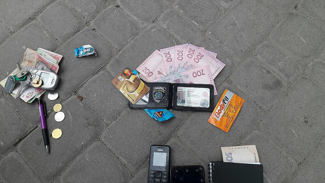 В Житомире СБУ разоблачила сотрудника внутренней безопасности Нацполиции на крышевании проституции 02