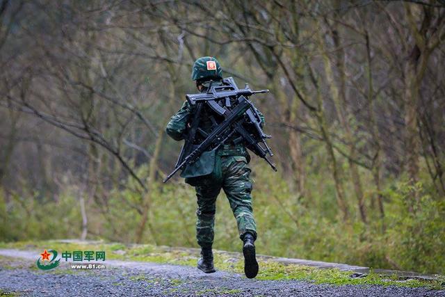 Диявольський тиждень - випробування витривалості для військовослужбовців армії та міліції Китаю 26 Диявольський тиждень - випробування витривалості для військовослужбовців армії та міліції Китаю 26