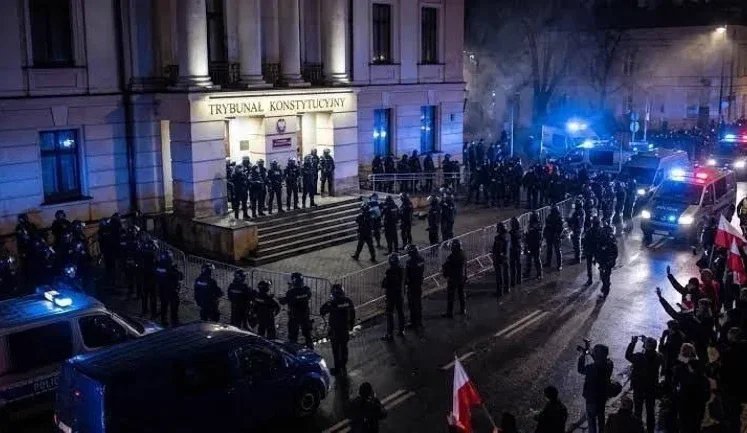 Що насправді відбувається у Польщі?