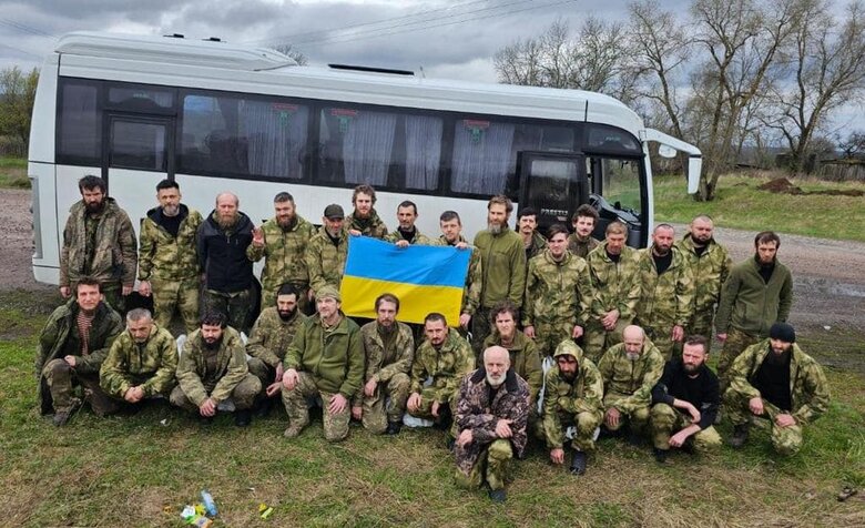 Big Easter exchange of prisoners: Ukraine returned another 130 people (updated) 10