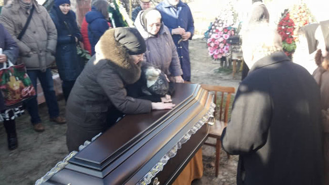 На Київщині попрощалися з правозахисницею Ноздровською 03
