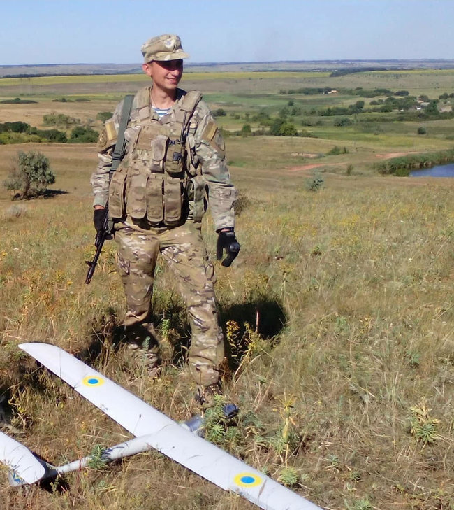 Ветеран-аеророзвідник Денис Антіпов: Ми зробили свою версію фотографії Прапор над Іодзімою. Вона розійшлася тисячами репостів. Її поширили навіть деякі американські ЗМІ 07