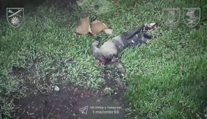Бійці 66-ї ОМБр показали кадри зі звільненого Шандриголового, околиці якого всіяні тілами рашистів. ВIДЕО