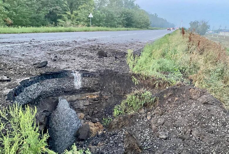 Russians shelled two districts of Dnipropetrovsk region. Damaged houses, enterprises and road, - RMA 03