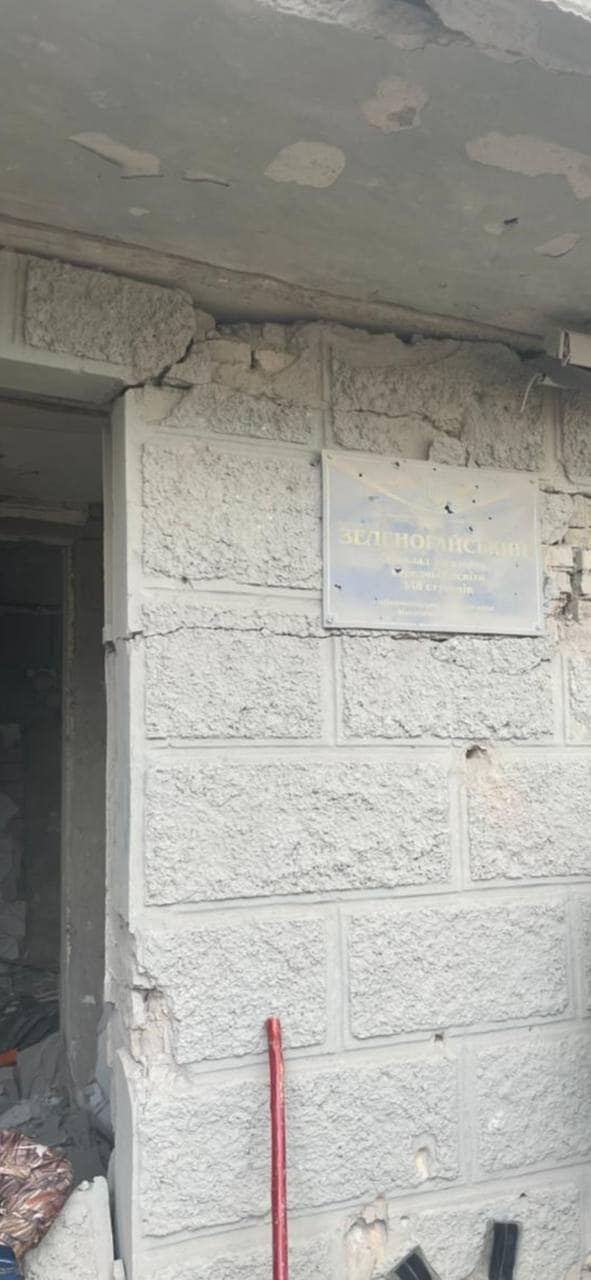 Окупанти завдали авіаудару по школі в Миколаєві, - Кім 01