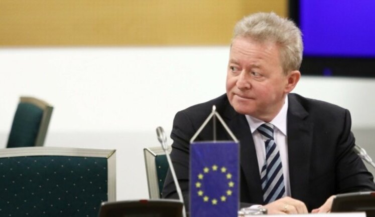 Польський єврокомісар Войцеховський погрожує блокувати продовження режиму вільної торгівлі ЄС з Україною