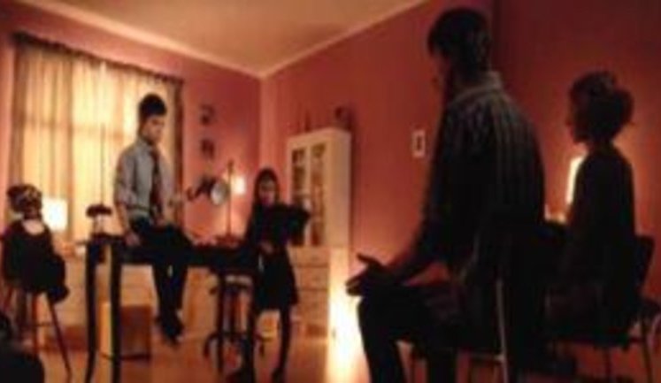 "Любишь ребенка - отведи на Лубянку!" - детская реклама в России в виде допроса родителей детьми-следователями. Адское ВИДЕО