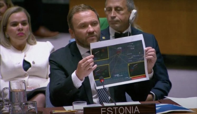 Глава МЗС Естонії Цахкна в Радбезі ООН показав докази порушення російськими літаками естонського повітряного простору. ФОТО