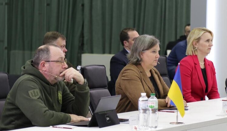 Досвід українських ІТ-фахівців може використовуватися в майбутніх військових операціях США, – Нуланд