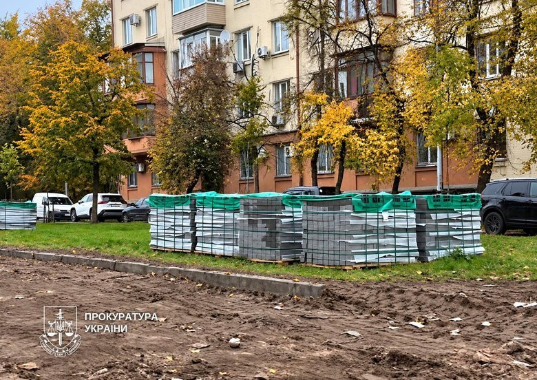Посадовця