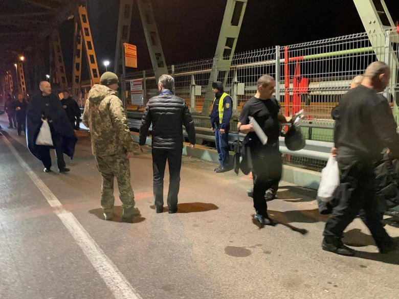 Seven Oschadbank cash collectors are already in Ukraine