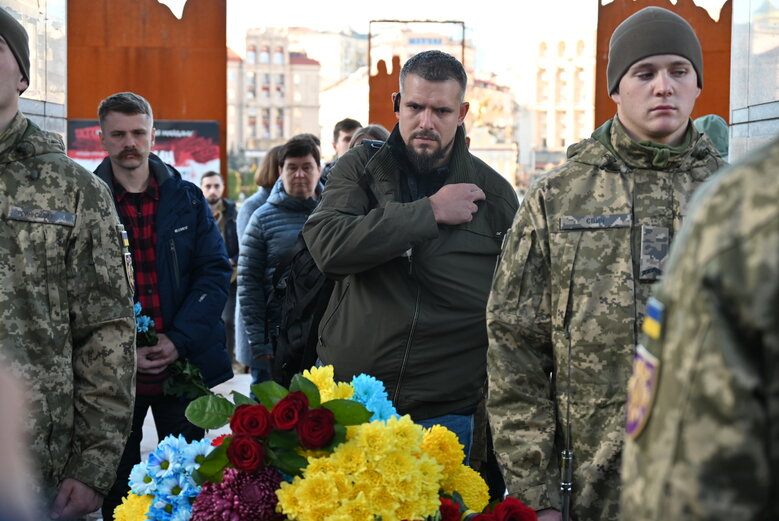 Із воїном та засновником видання Горинь Тарасом Давидюком, який загинув у бою проти окупантів на Запоріжжі, попрощалися у Києві 40