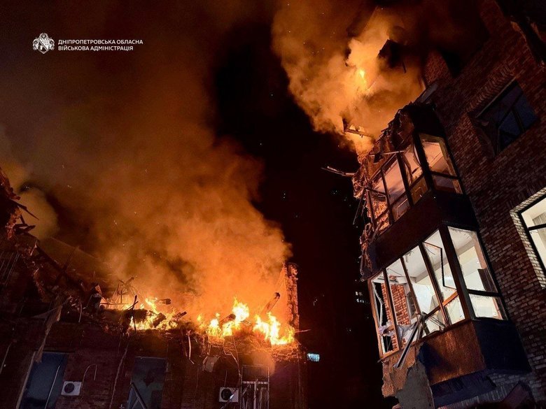 Російська атака на Дніпро: загиблий, поранені та масштабні пожежі