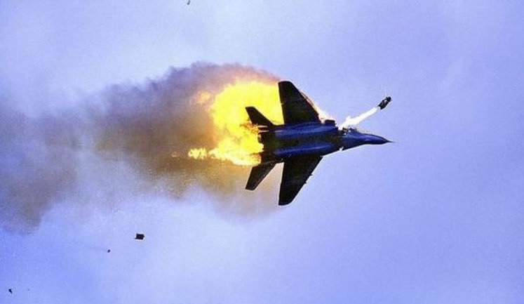 Рашисти здійснили ракетний удар по території Командування Повітряних сил. Ми збили 3 літаки та 5 крилатих ракет