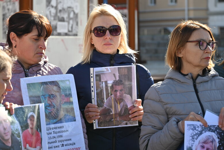 У Києві відбулася акція на підтримку цивільних жертв насильницьких зникнень 14