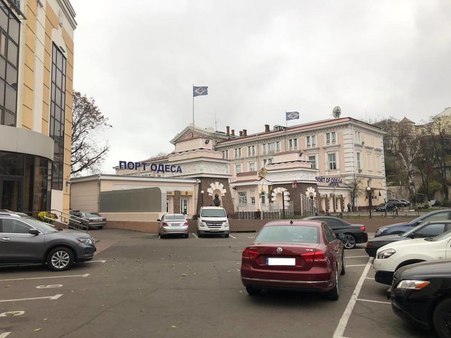 ГПУ і СБУ проводять обшуки в Одеському морському порту й одеській філії АМПУ 03