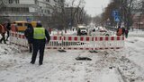 Каналізаційний колектор прорвало на Куренівці в Києві, на дорозі утворився провал, рух перекрито, - КМДА