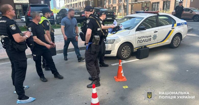 У Подільському районі Києва вранці сталася стрілянина