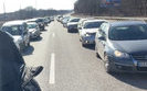 Водіїв просять звільнити одну смугу руху для транспорту ЗСУ, швидких та поліції: Техніку російських окупантів, за можливості, блокувати. ВIДЕО