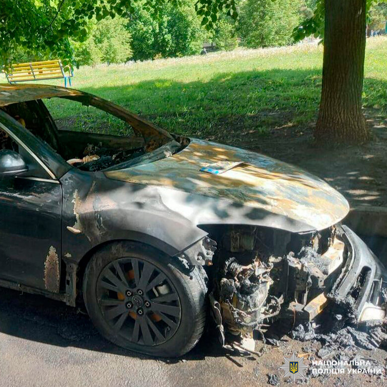 У Харкові затримали жінку та неповнолітню доньку за підпали авто військових