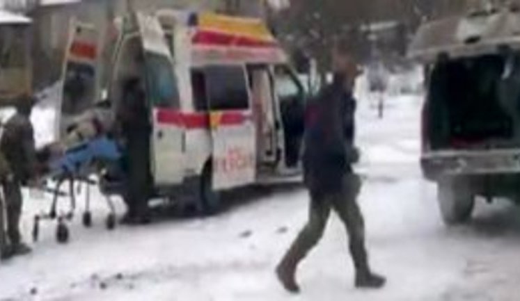"Триває бій. 25-й батальйон не має жодної машини для евакуації "трьохсотих". Де "кугуари" й інша техніка?" - волонтер звернувся до Порошенка і Полторака. ВIДЕО