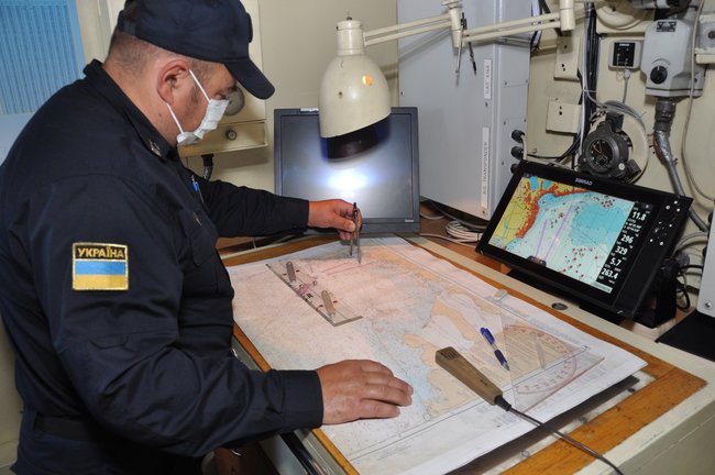 Прикордонники зафіксували кораблі ЧФ РФ у районі українських газових родовищ у Чорному морі, - Держприкордонслужба 09