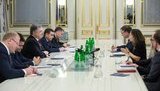 Порошенко и Фриланд скоординировали шаги по продвижению инициативы о размещении миротворцев ООН на Донбассе. ФОТО