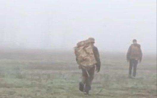 "Вон, в той сумке у нас три человека, для ДНК хватит": окупант показує "евакуацію" поплічників. ВIДЕО