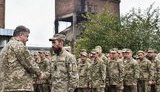 Порошенко в Авдіївці анонсував ротацію підрозділів ЗСУ