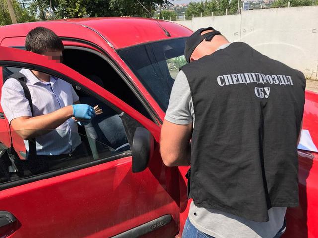 СБУ разоблачила схему поборов за браконьерский вылов рыбы и моллюсков в Одесской области 02