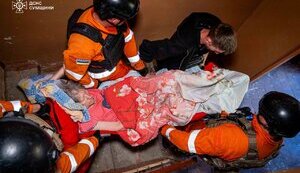 Рятувальники завершили роботи на місці авіаудару по геріатричному пансіонату в Сумах: 1 людина загинула, 13 - поранені. ФОТОрепортаж