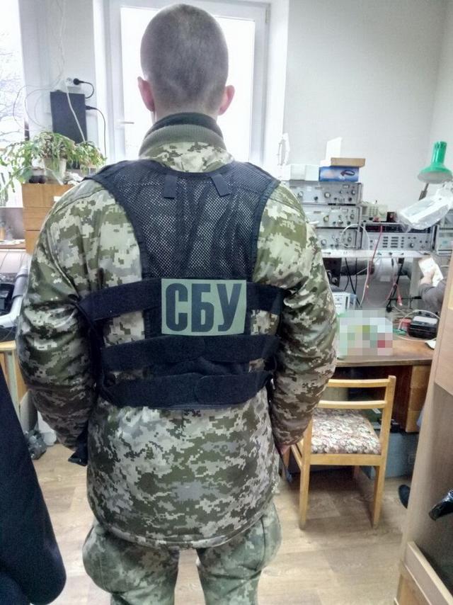 СБУ на Черкащині заблокувала канал поставки в Росію навігаційних приладів військового призначення 01 СБУ на Черкащині заблокувала канал поставки в Росію навігаційних приладів військового призначення 01