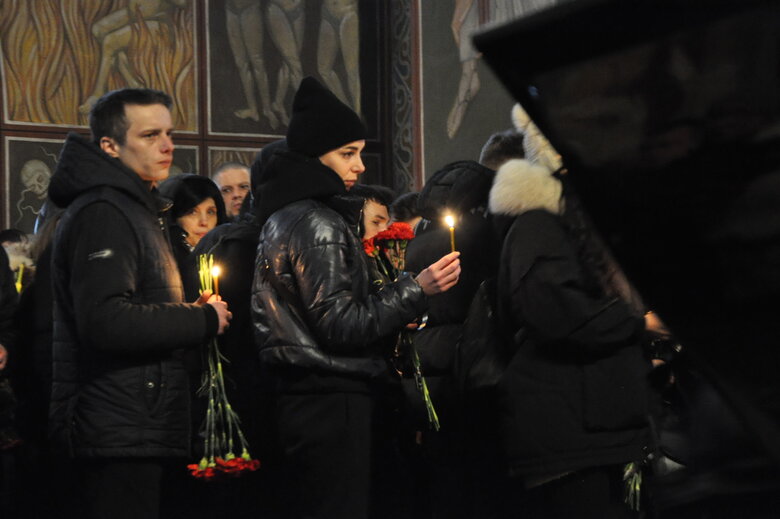 Із загиблим українським воїном Денисом Галушком попрощалися у Києві 42