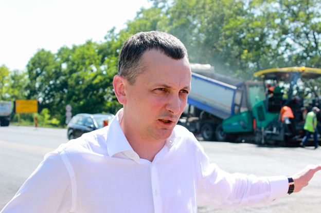 Начались работы на дорогах 14 областей Украины, - советник премьера Голик 01