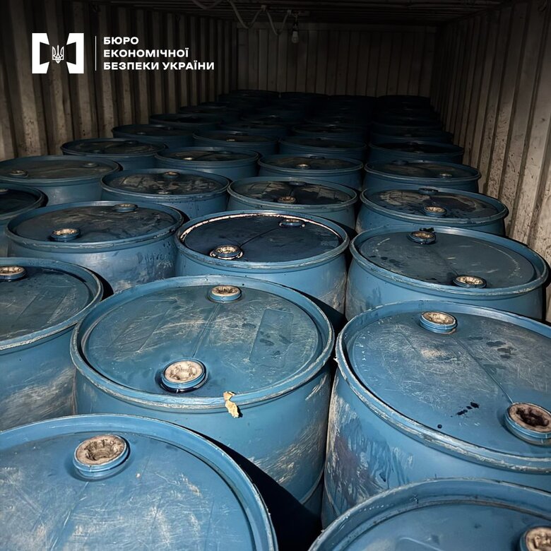 БЕБ ліквідувало незаконне виробництво алкоголю, організоване представниками УПЦ