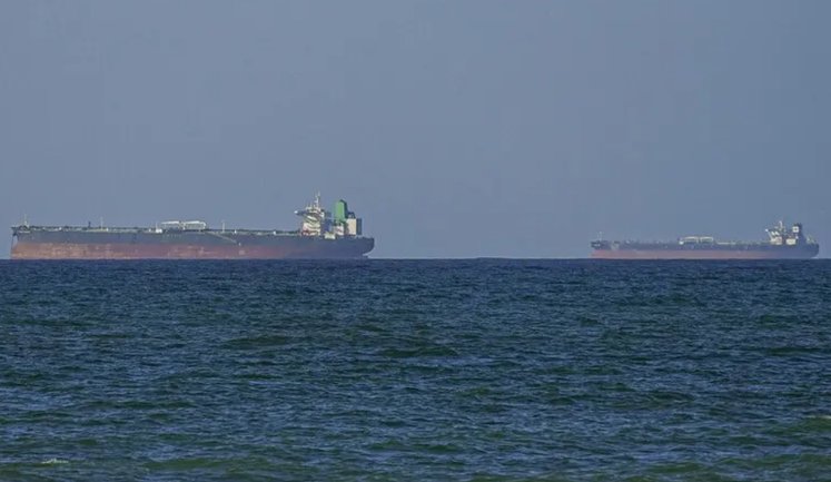 Іран погрожує потопити кораблі США в Ормузькій протоці