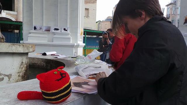 Акция-выставка #CatsForTundra в поддержку украинского политзаключенного в РФ Александра Кольченко прошла в Киеве 11